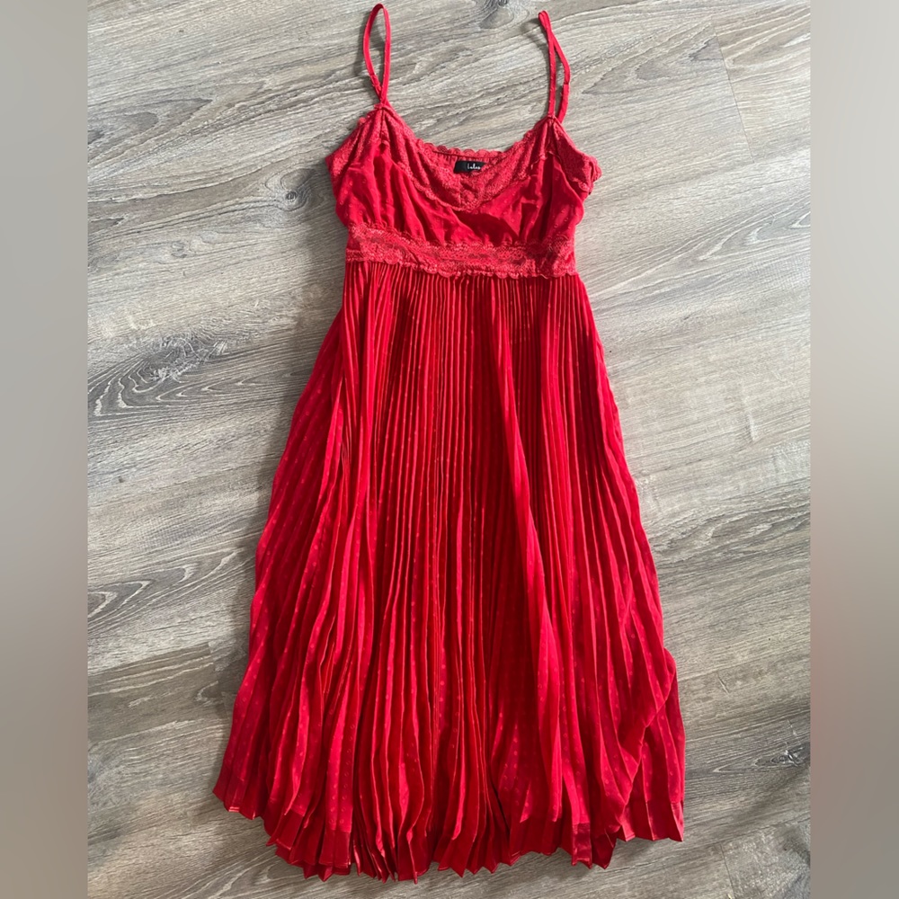 Lulus Red Pleated Midi (L)